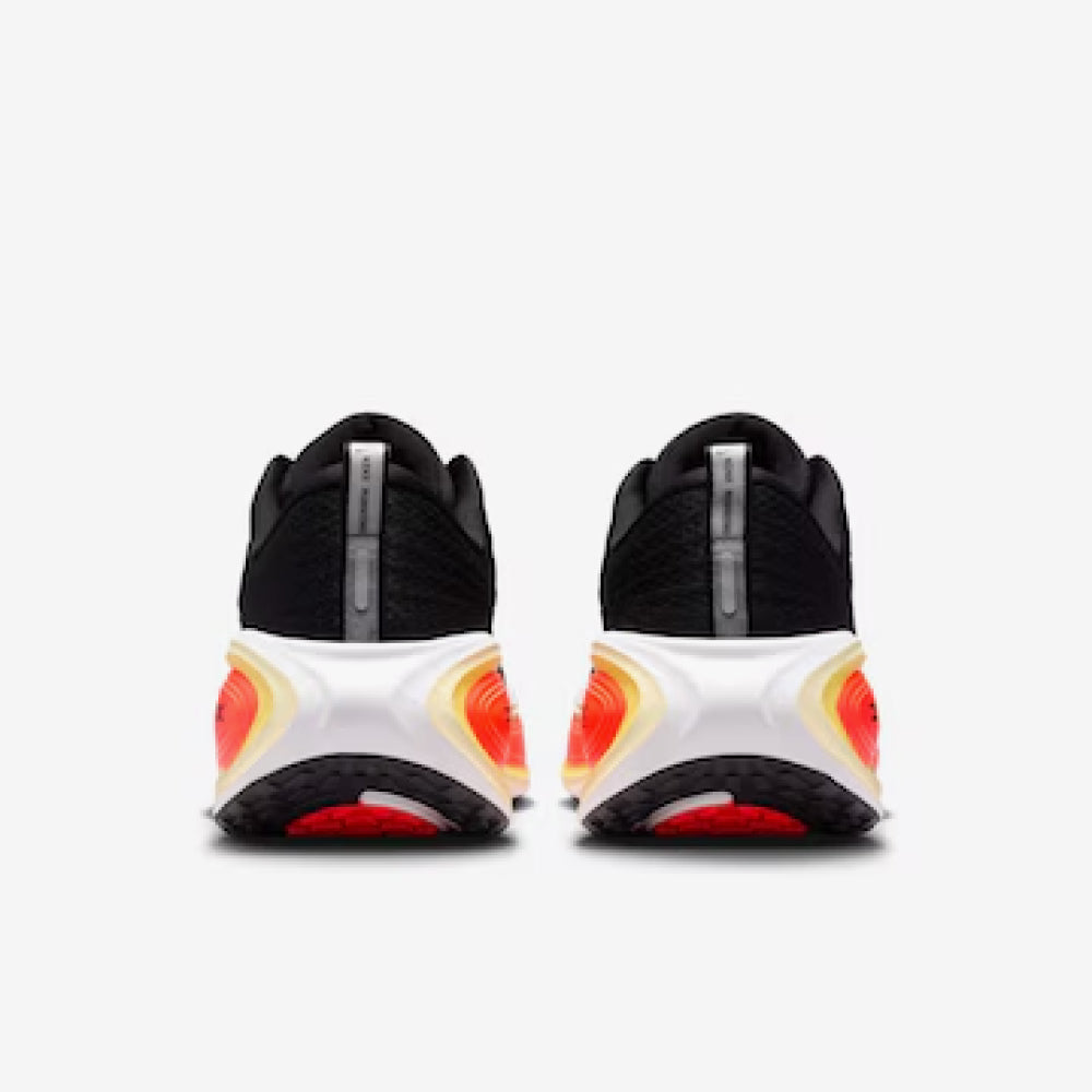 Nike Vomero Plus - Preto/Vermelho