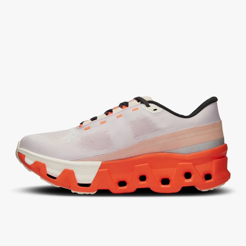 On Cloudmonster - Laranja