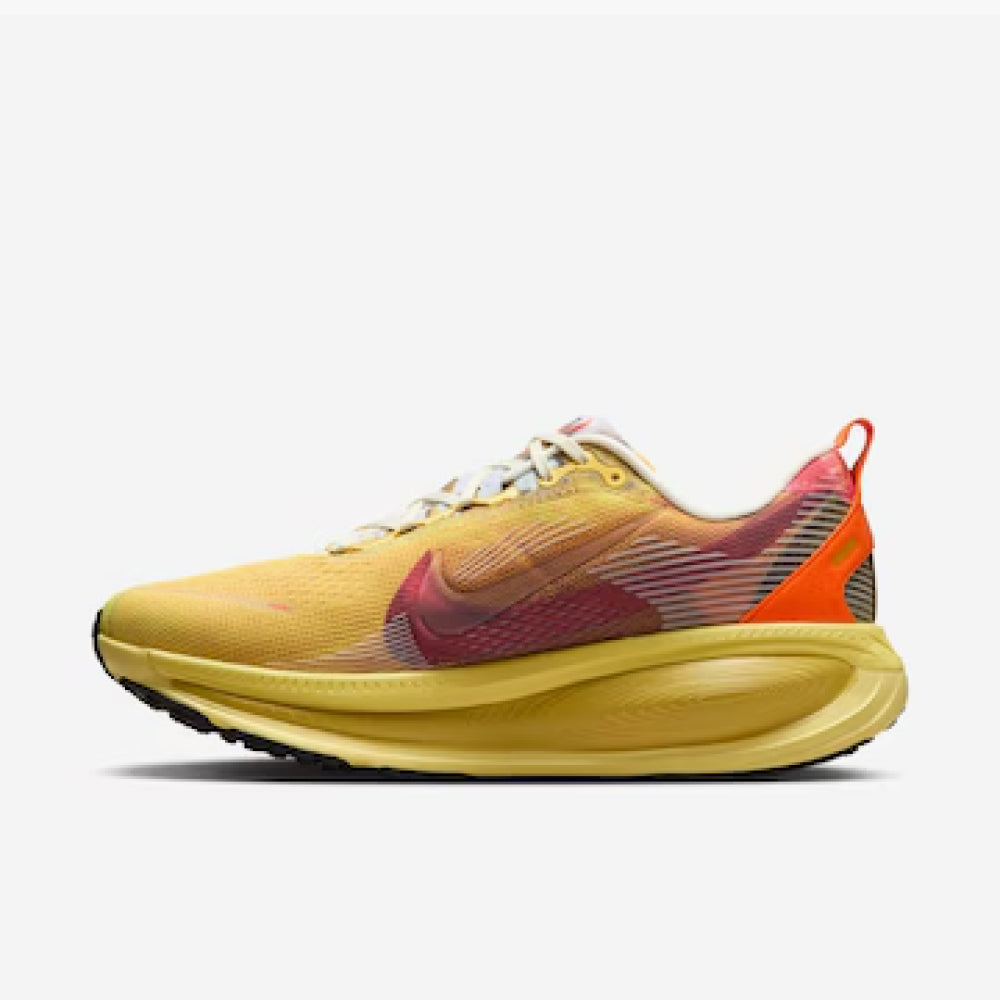 Nike Vomero 18 - Amarelo