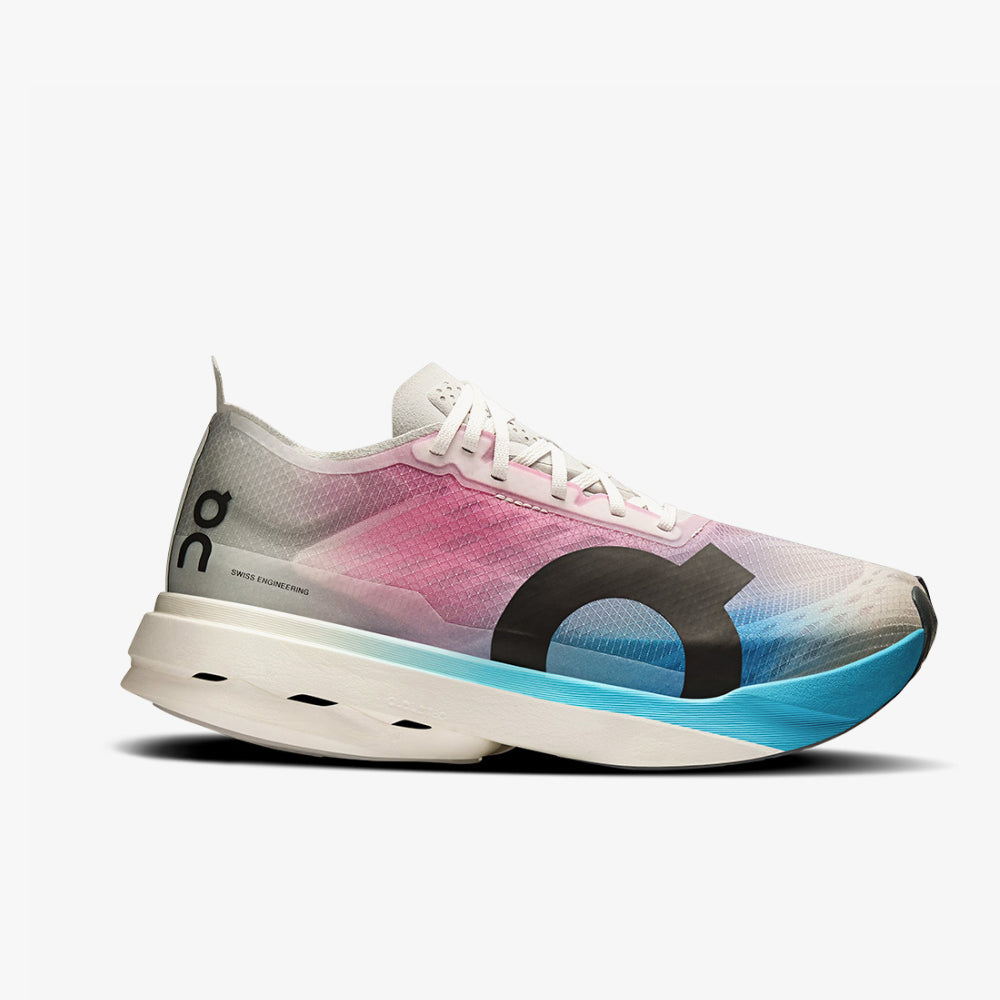 On Running Cloudboom Strike - Cinza