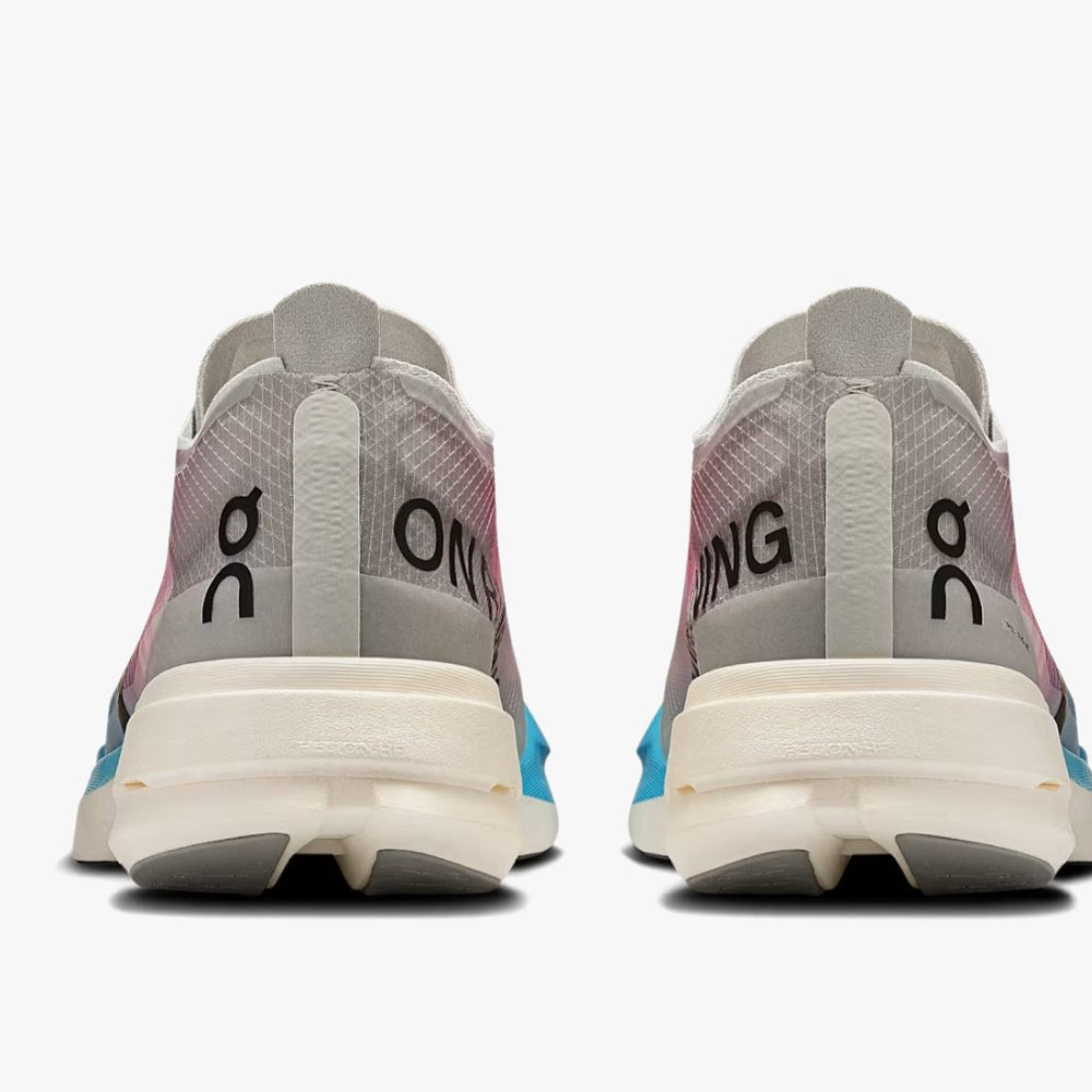On Running Cloudboom Strike - Cinza