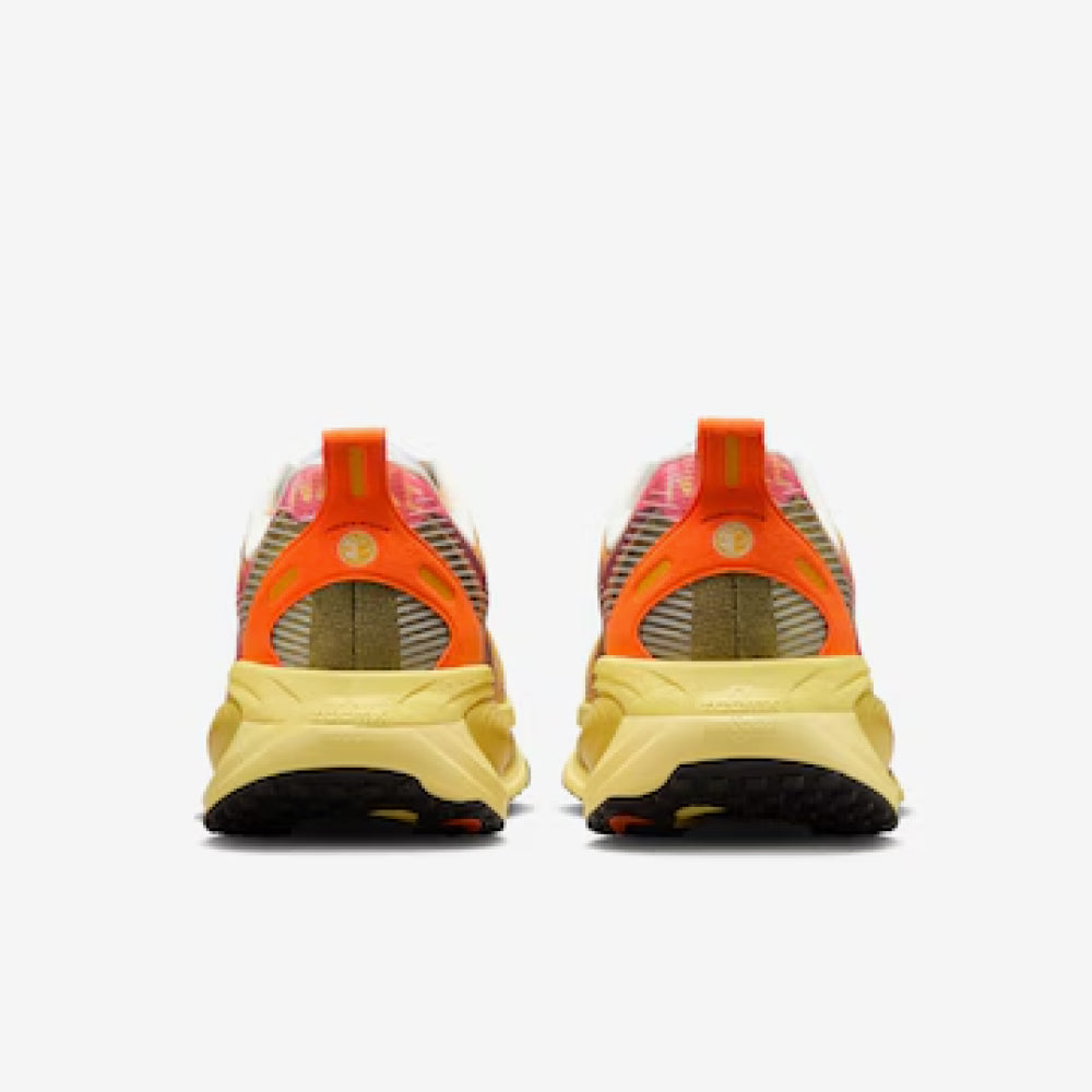 Nike Vomero 18 - Amarelo